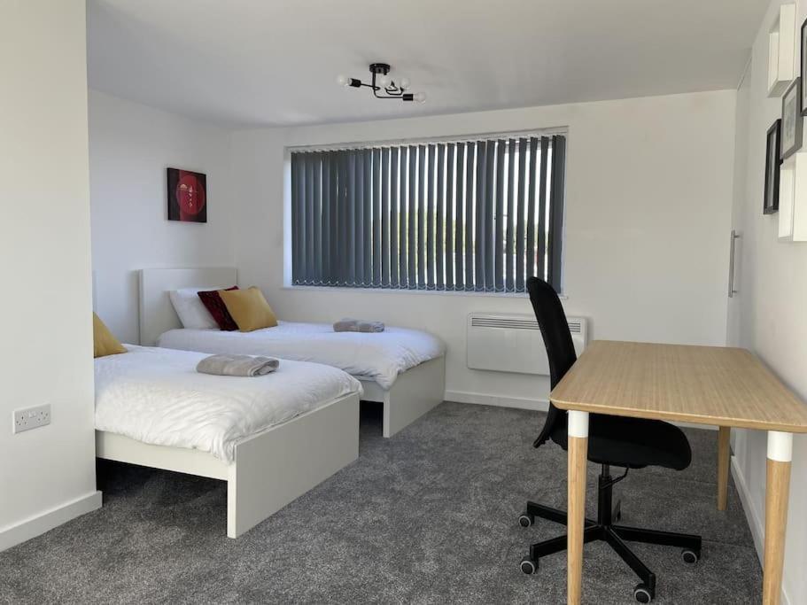 Paradigm House, Modern 2-Bedroom Duplex Apartment 2, Free Parking, Oxford Kültér fotó