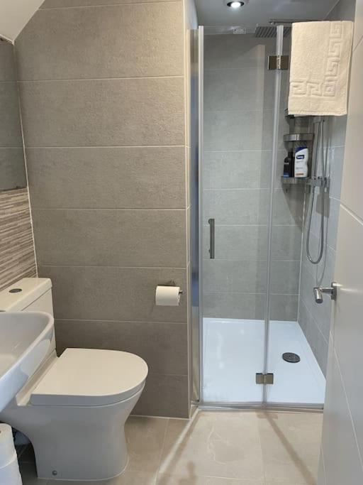 Paradigm House, Modern 2-Bedroom Duplex Apartment 2, Free Parking, Oxford Kültér fotó